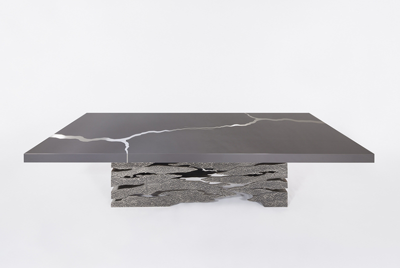 Table de salle à manger Rift, plateau inox noir et pied bronze blanc de Jean-Luc Le Mounier