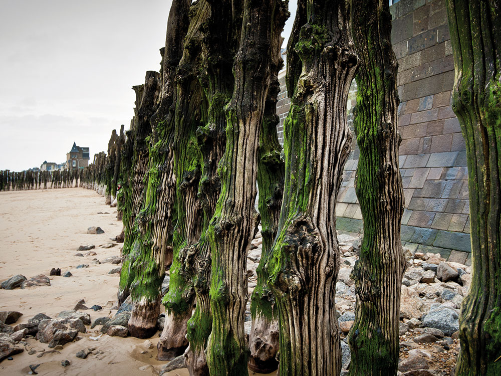 Les brise-lames de Saint-Malo, France, inspiration de Jean-Luc Le Mounier