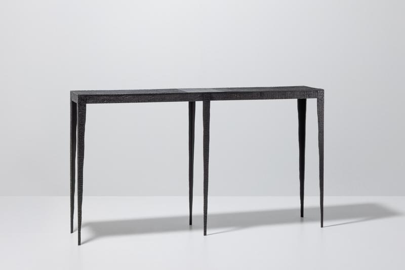 Console Empreinte en bronze massif texture de bois brûlé par Jean-Luc Le Mounier